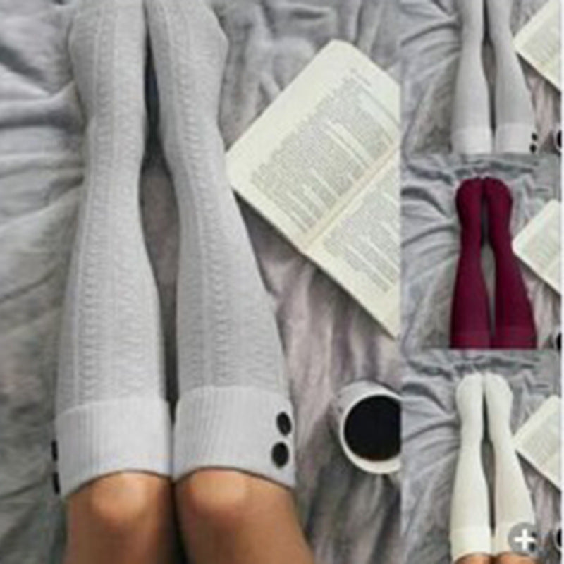 Plain cotton socks with buttons