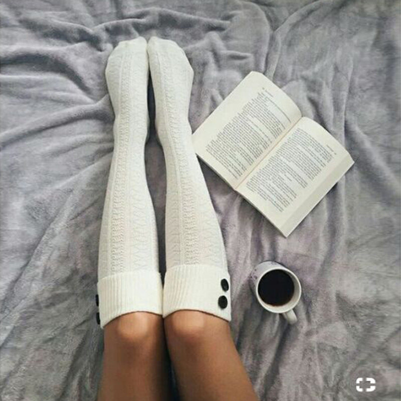 Plain cotton socks with buttons