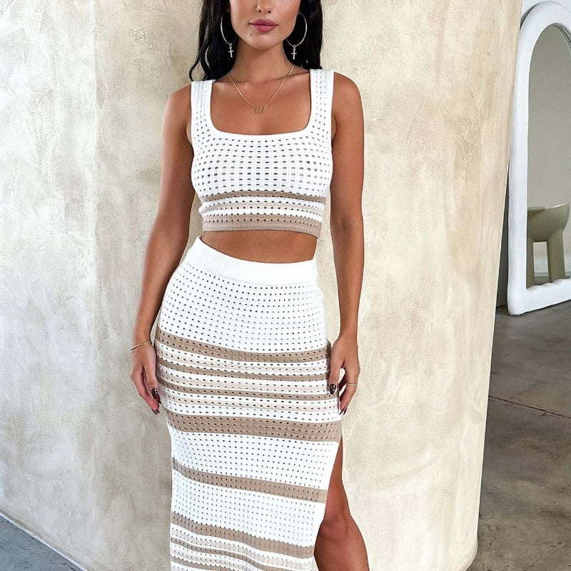 Nouveau tailleur d'été tricoté : débardeur sans manches sexy et jupe fendue à rayures.