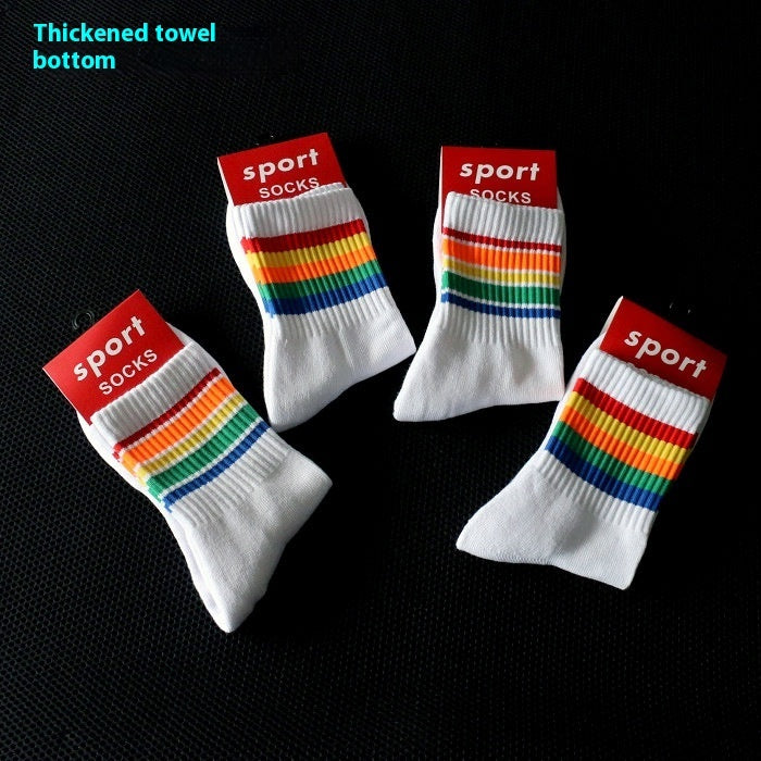 Chaussettes de sport à rayures arc-en-ciel avec semelle épaissie en éponge