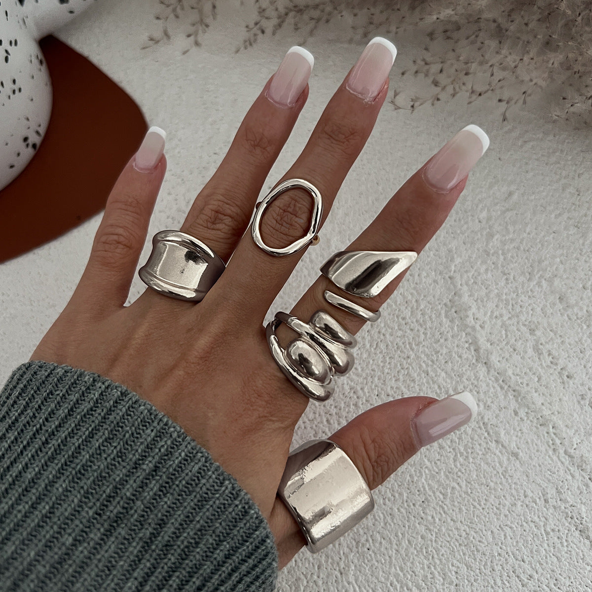 Bague ouverte géométrique irrégulière style minimaliste tendance
