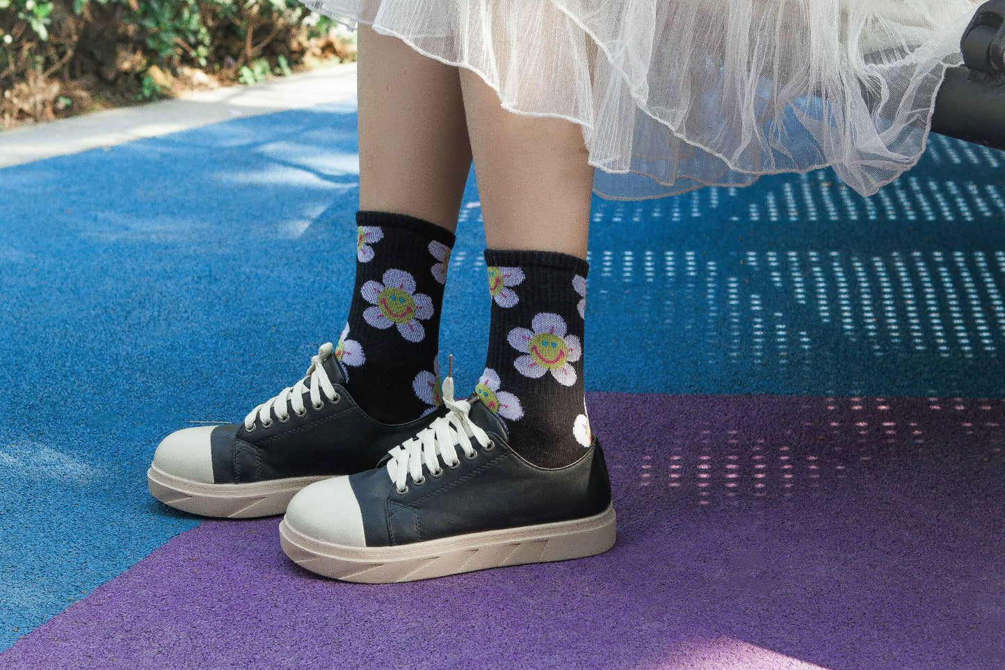 La traduction en français de "Socks Women's Smiling Flower FemalChaussettes Femmes Fleur Souriante Chaussettes Femmes Tournesol Chaussettes Jacquard