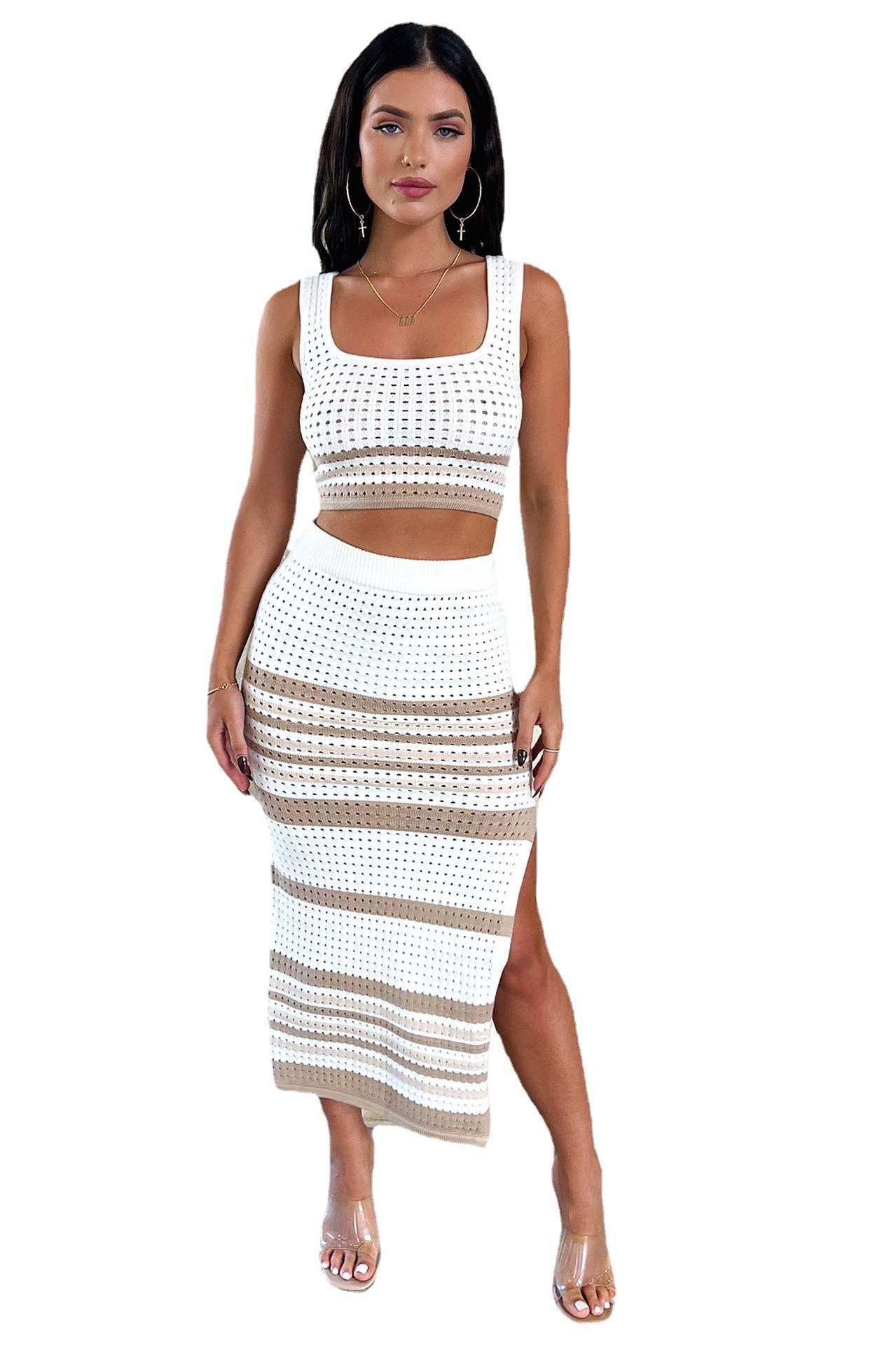 Nouveau tailleur d'été tricoté : débardeur sans manches sexy et jupe fendue à rayures.