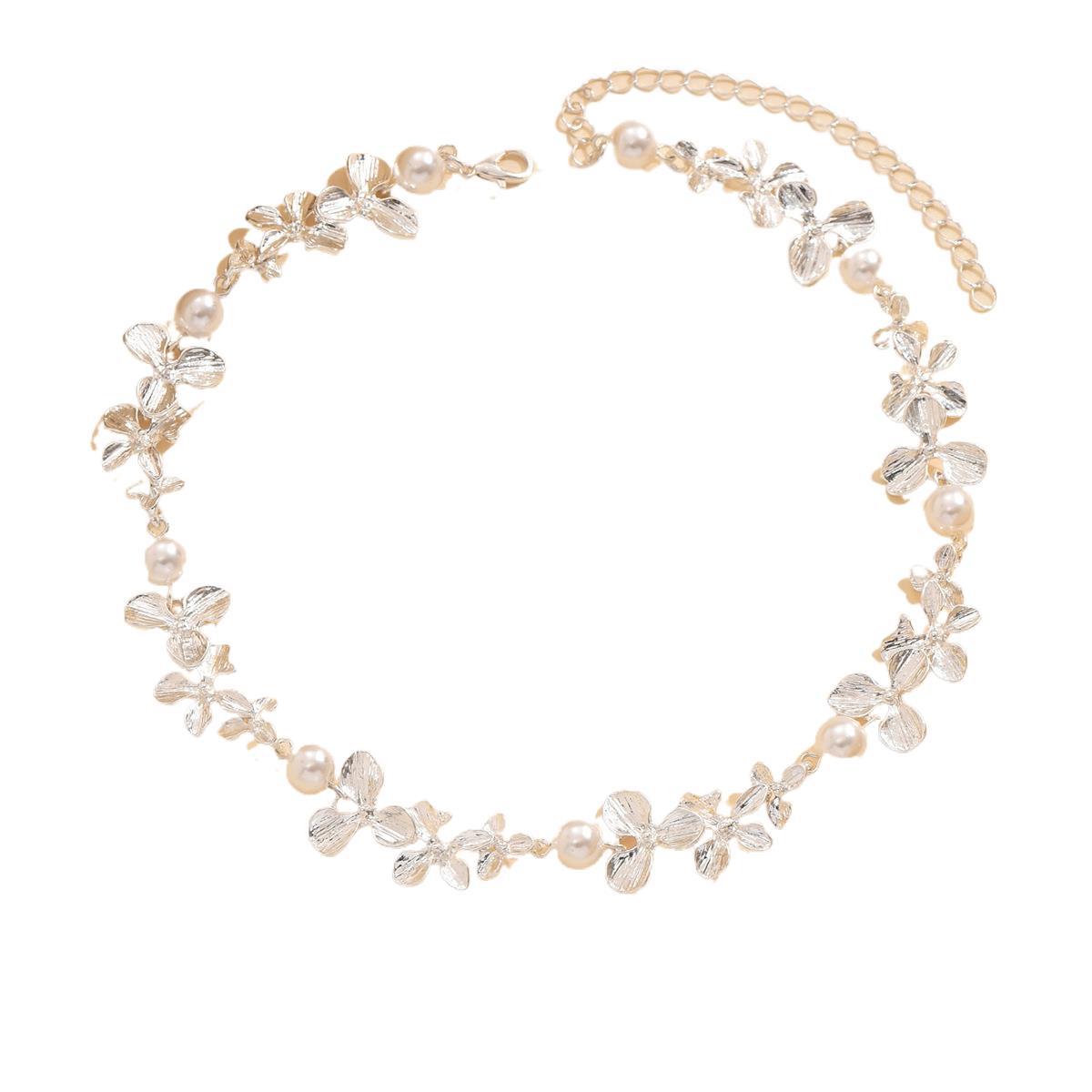 Collier aiguille courbée fleur et perle argent brillant